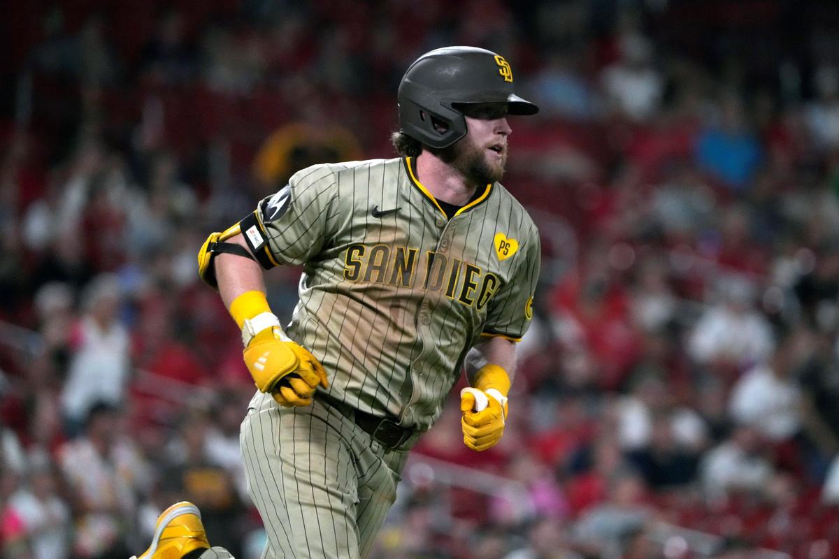 Cronenworth Delivers Key Hit as Padres Rally Past Cardinals for Third Straight Win