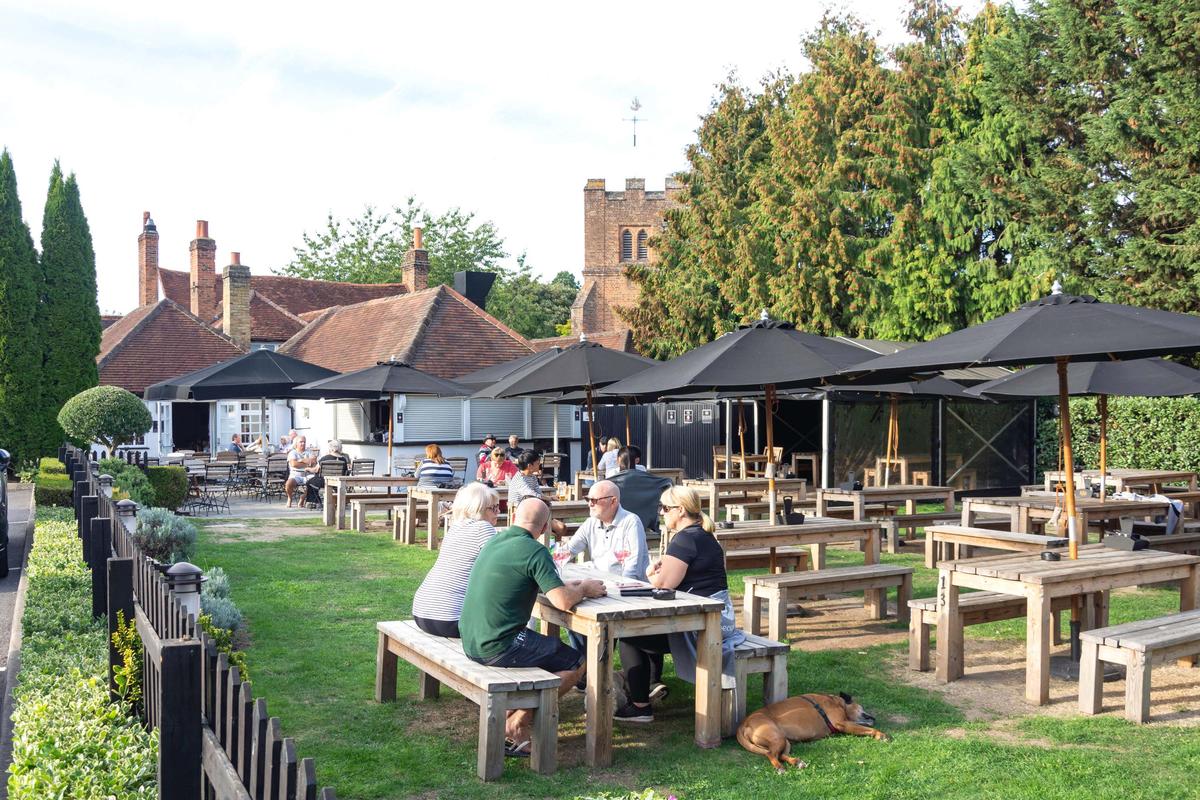 Starmer Says Outdoor Smoking Ban Is Being Considered