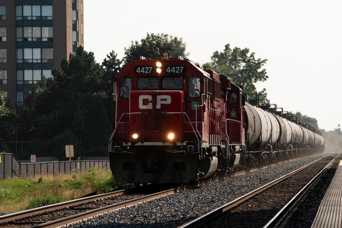 Teamsters Launch Court Appeal of Labour Minister’s Move to End Rail Shutdown