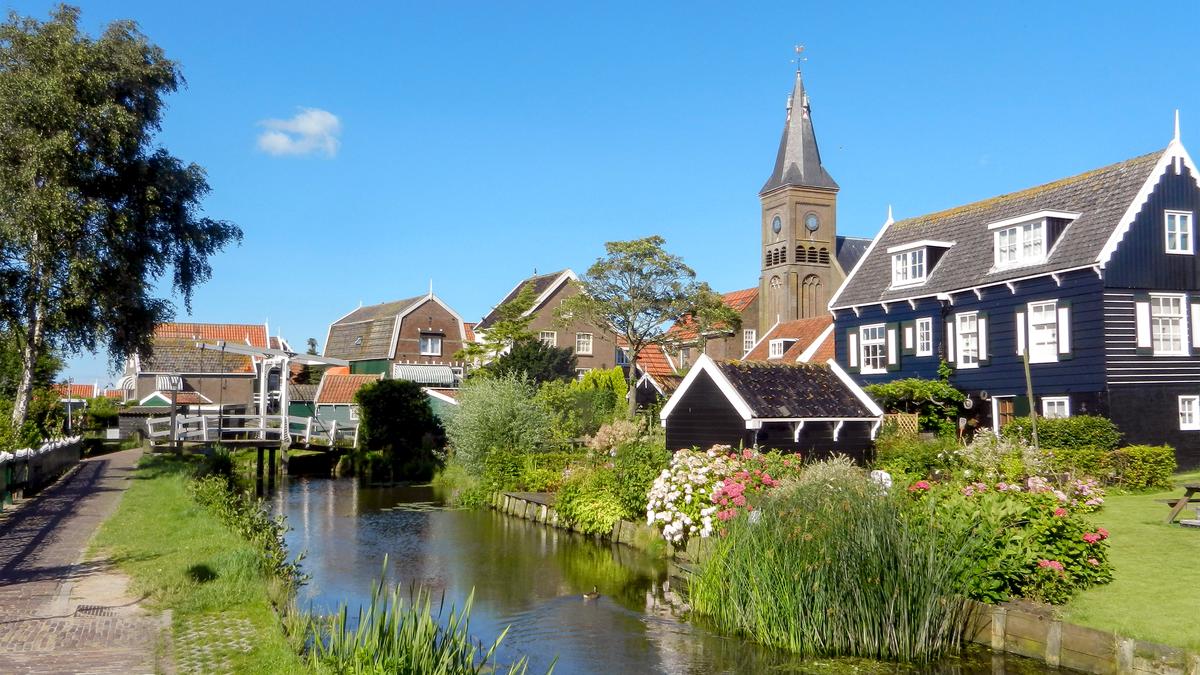 Rick Steves’ Europe: Day-Tripping in Village Holland