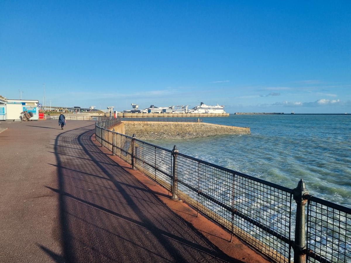 Royal Navy Service Member Dies After Helicopter Ditches in English Channel