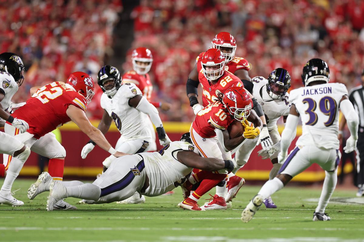 Sports Brief: Chiefs Hang On to Beat Ravens; Brazil Hosts First NFL Game; Americans Meet in US Open Semifinals