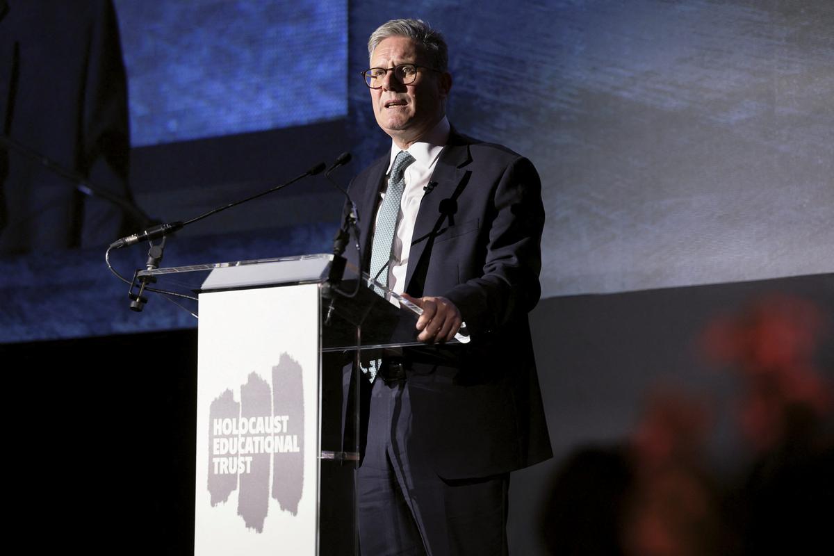Starmer Pledges to Make Holocaust Lessons Mandatory