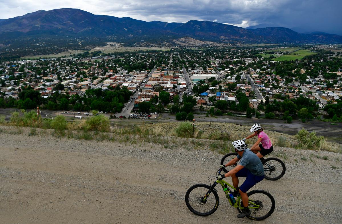 An RV Trip to This Colorado Mountain Town Will ‘Blow Your Kids’ Minds’