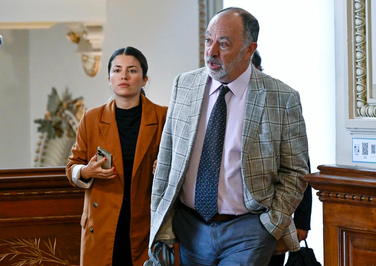 Quebec Anglophones Have Right to Health Services in English, Updated Directive Says