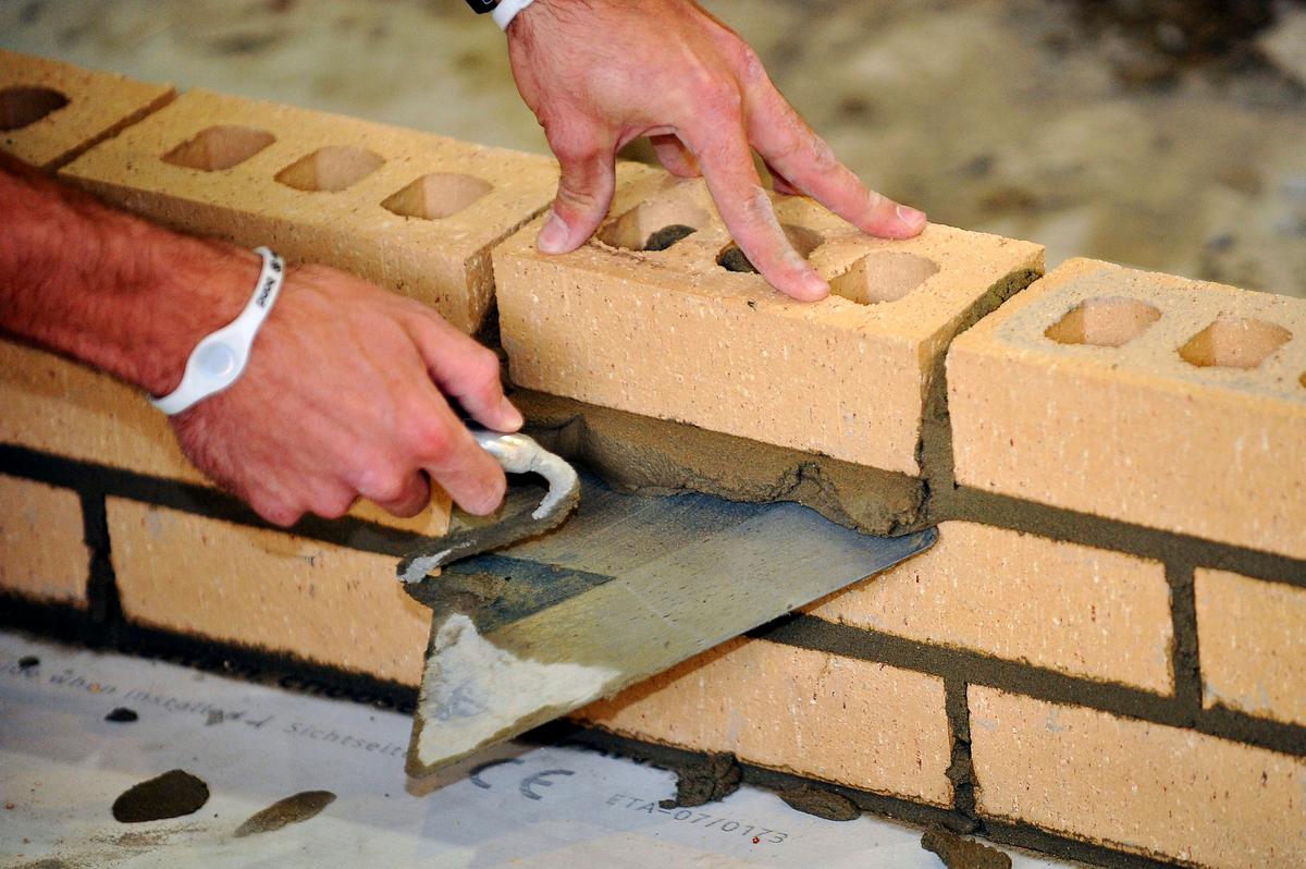 Shortage of Tradespeople Risks Undermining Labour’s Housebuilding and Net Zero Targets: Report