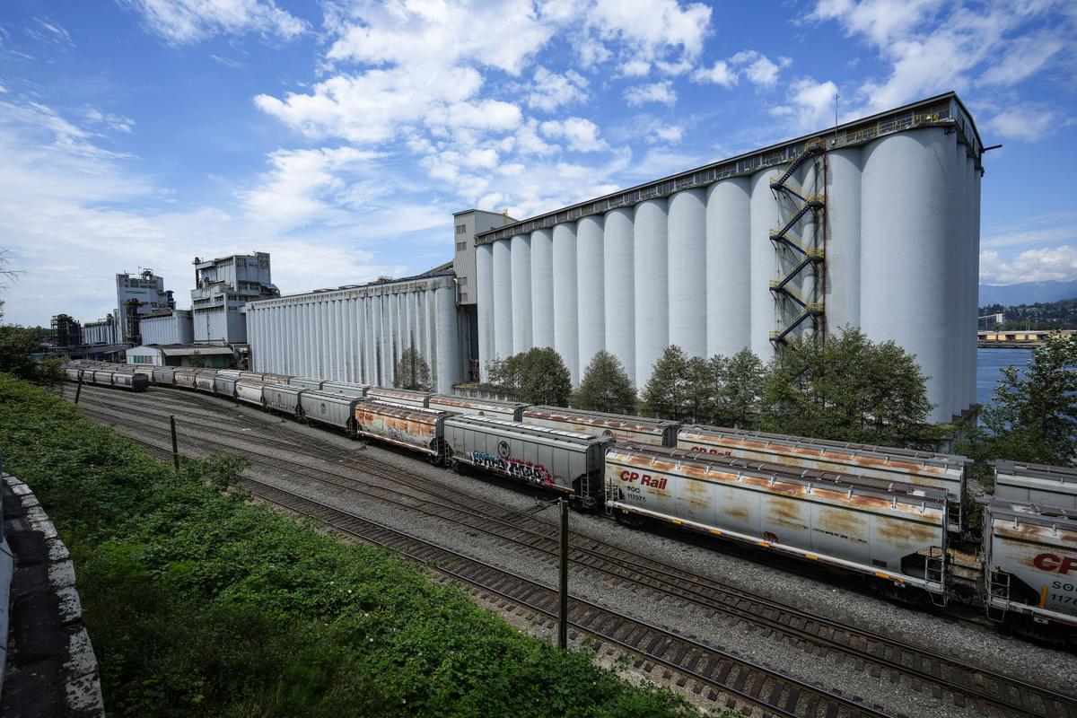 No Deal After Two Days of Negotiating in the Vancouver Grain Workers Strike