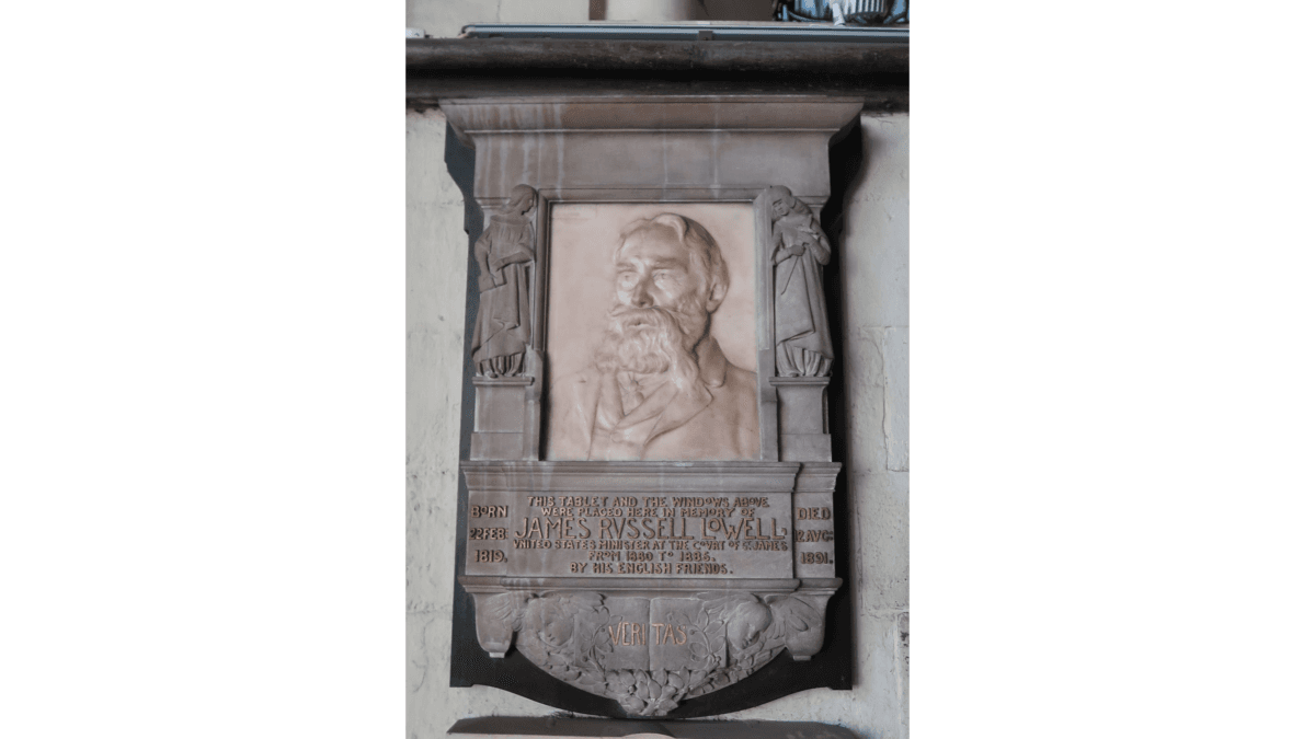 <span style="color: #000000;">A memorial plaque to James Russell Lowell by the sculptor George Frampton located in the vestibule of the Chapter House of Westminster Abbey, London. (<a style="color: #000000;" href="https://commons.wikimedia.org/w/index.php?title=User:AddtInfo&action=edit&redlink=1">AddtInfo</a>/<a style="color: #000000;" href="https://creativecommons.org/licenses/by-sa/4.0/deed.en">CC BY-SA 4.0</a>)</span>