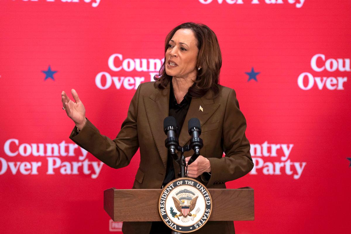 Stumping in a Swing State, Harris Vows to Appoint a Bipartisan Advisory Council