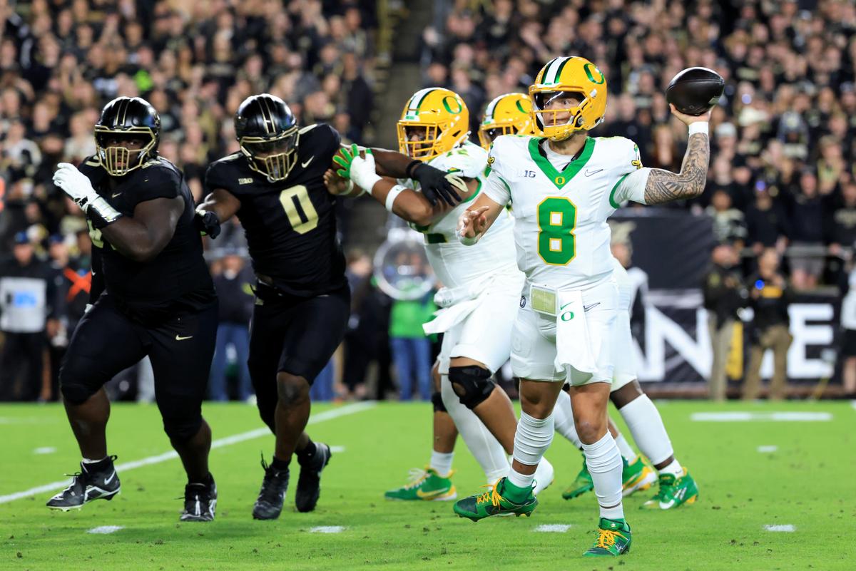 Oregon Ascends to No. 1 in This Week’s NCAA College Football AP Poll