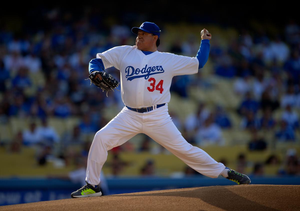 Fernando Valenzuela, Mexican-Born Pitcher Whose Feats for Dodgers Fueled ‘Fernandomania,’ Dies at 63