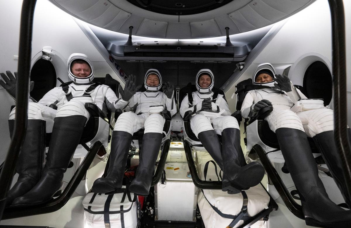 NASA Astronaut Hospitalized After Splashdown Is ‘in Stable Condition’