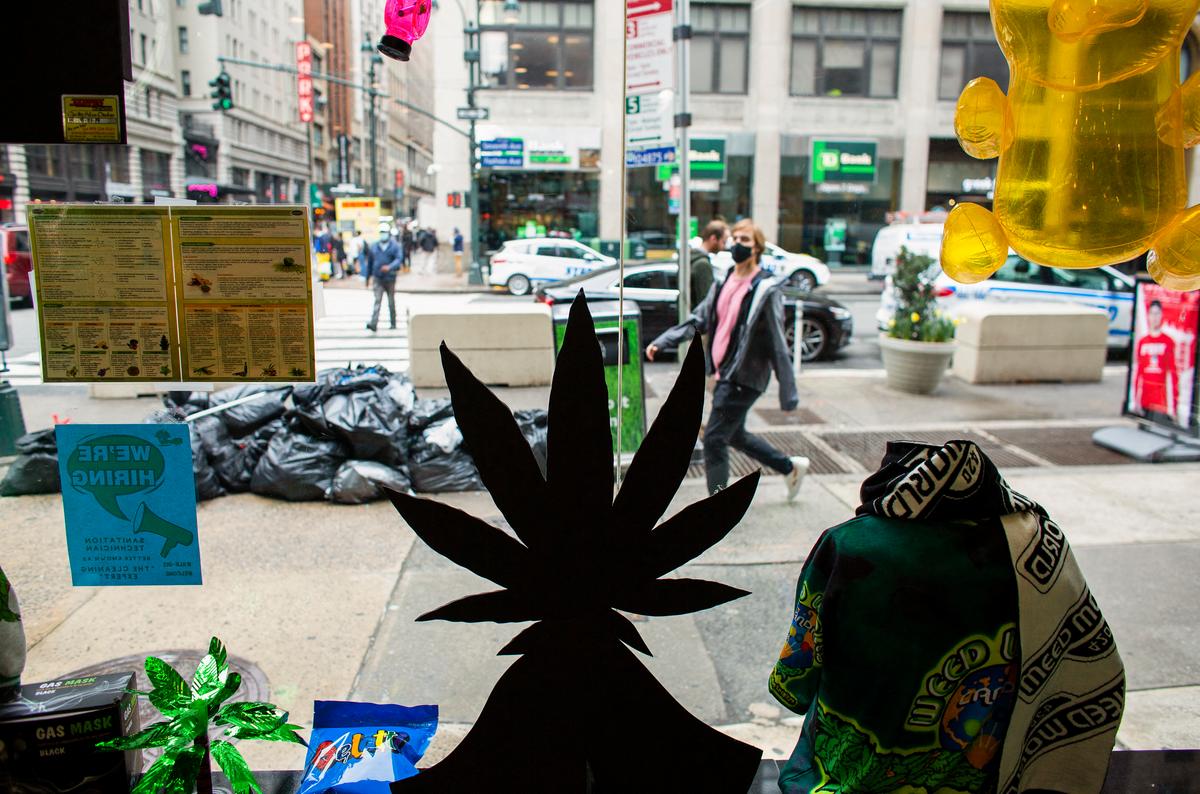 New York City Law Used to Close Shops Selling Marijuana Unconstitutional: Judge