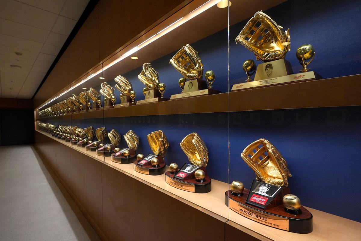 Yankees and Dodgers Meet in World Series for 12th Time in Matchup of Broadway and Hollywood