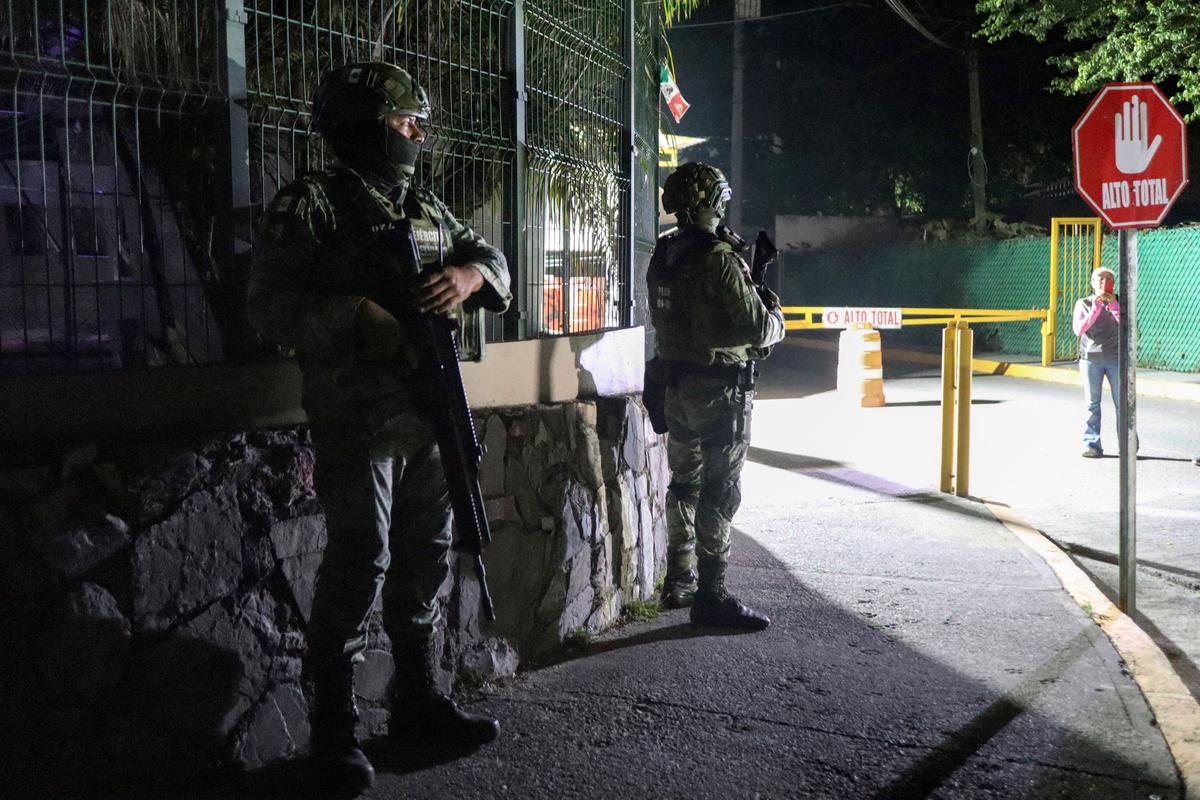 Police Find 11 Bodies Dumped by Highway in Southern Mexico and 4 More in Resort of Acapulco