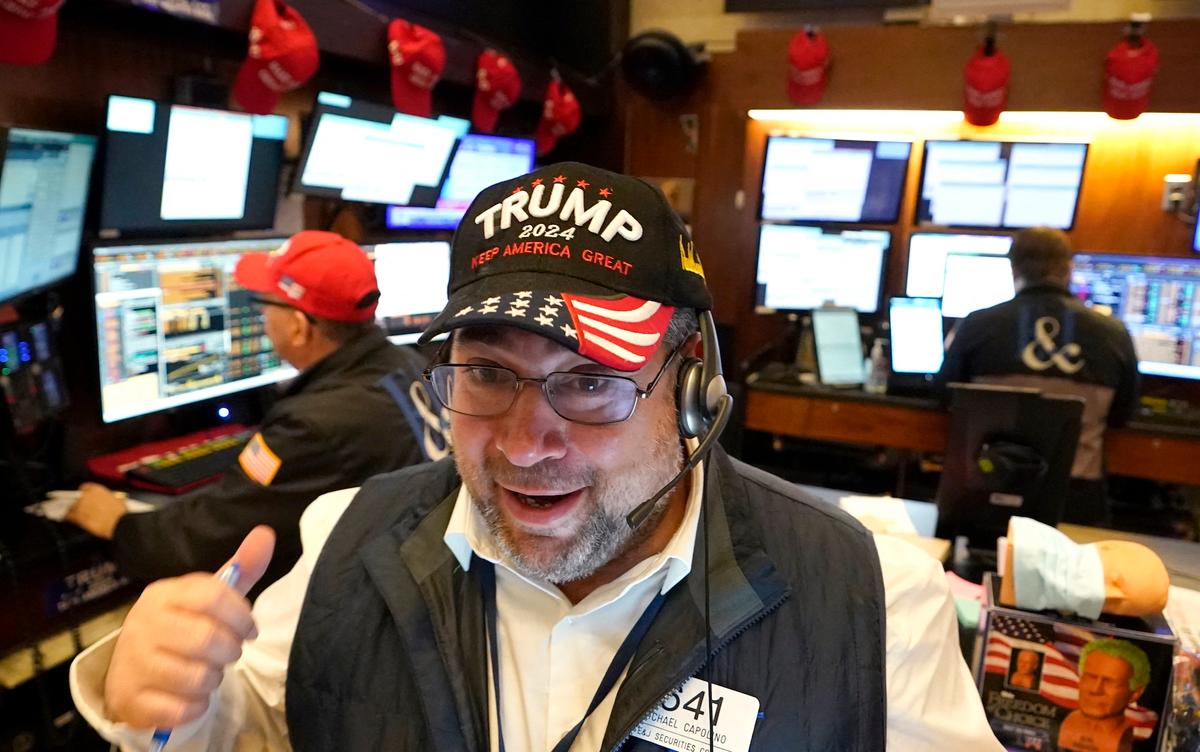 Trump Victory Sends US Stocks to Best Weekly Rally in a Year