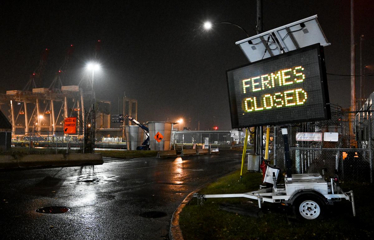Employers Lock Out Longshore Workers in Montreal After Contract Offer Rejected