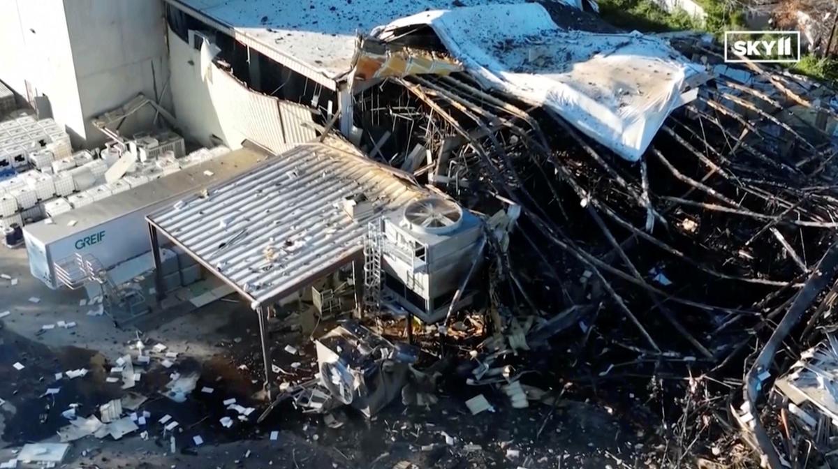 2 Dead in Kentucky Factory Explosion That Also Damaged Surrounding Neighborhood