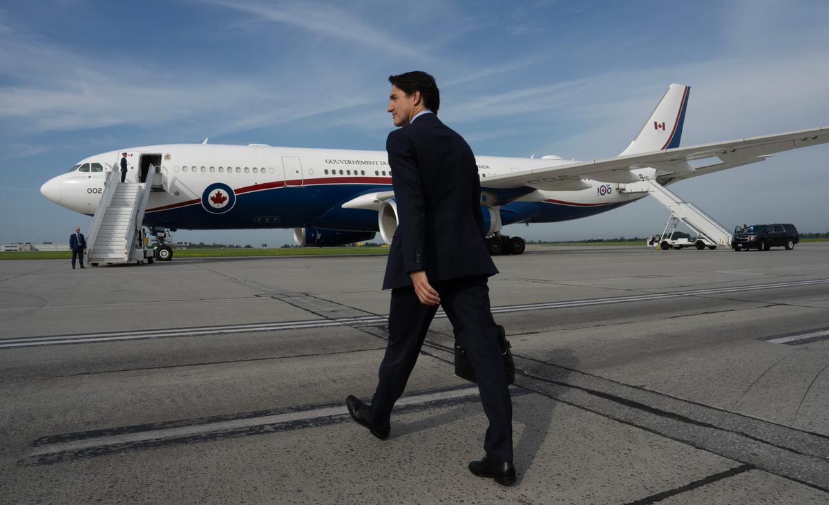 Prime Minister Trudeau Makes Trip to Bermuda to Eulogize Longtime Family Friend