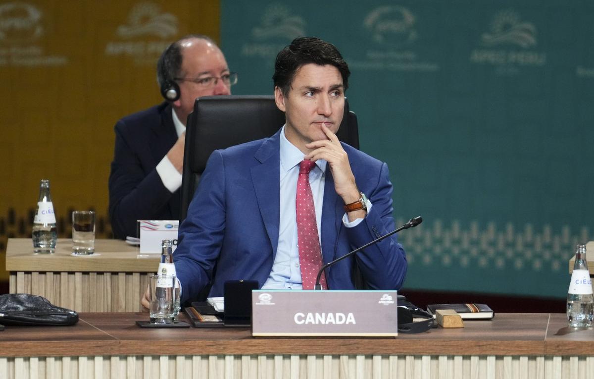 Trudeau Talking Trade With South American Leaders at APEC in Peru