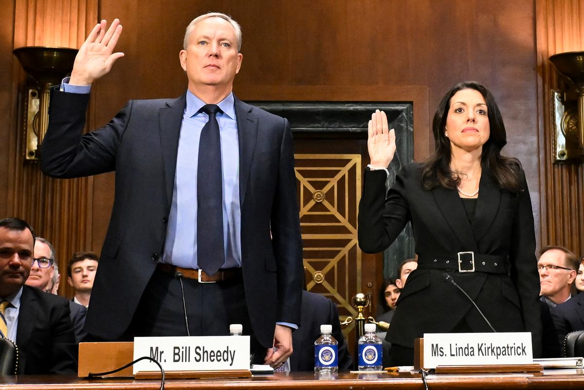 Senators on Both Sides Reprimand Visa, Mastercard Over Swipe Fees