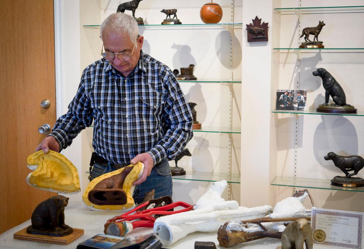 Bronze sculptor Don Begg at Studio West Bronze Foundry Foundry & Art Gallery in Cochrane, Alta., on Nov. 22, 2024. (Carolina Avendano/The Epoch Times)