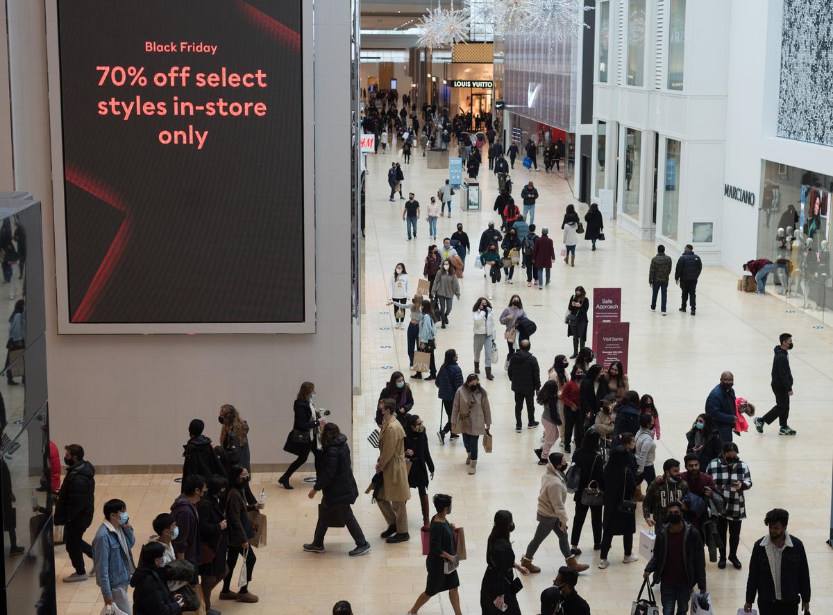 Shorter Holiday Shopping Season Ups Pressure on Retailers and Consumers