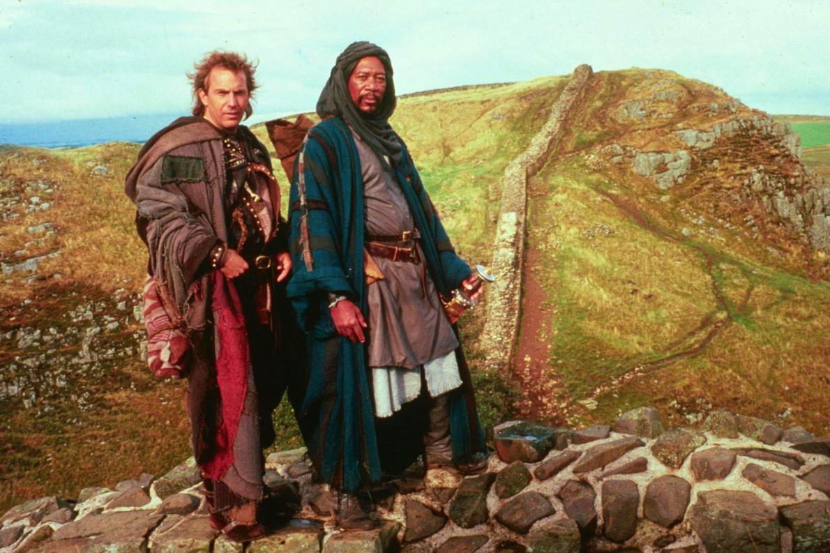 Robin of Locksley (Kevin Costner, L) and Azeem (Morgan Freedom), in “Robin Hood: Prince of Thieves.” (MovieStillsDB)