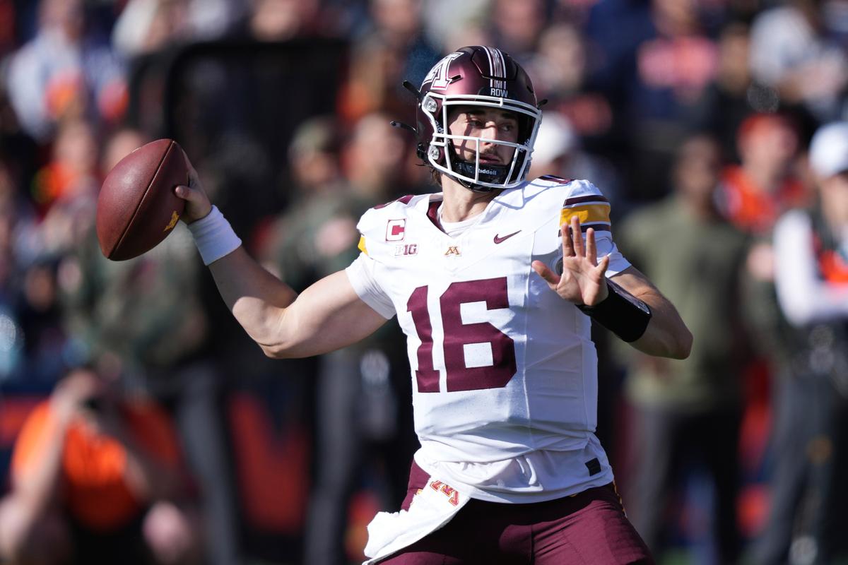 Minnesota Rallies to Defeat No. 24 Illinois 25–17 for the Golden Gophers’ 4th Straight Win