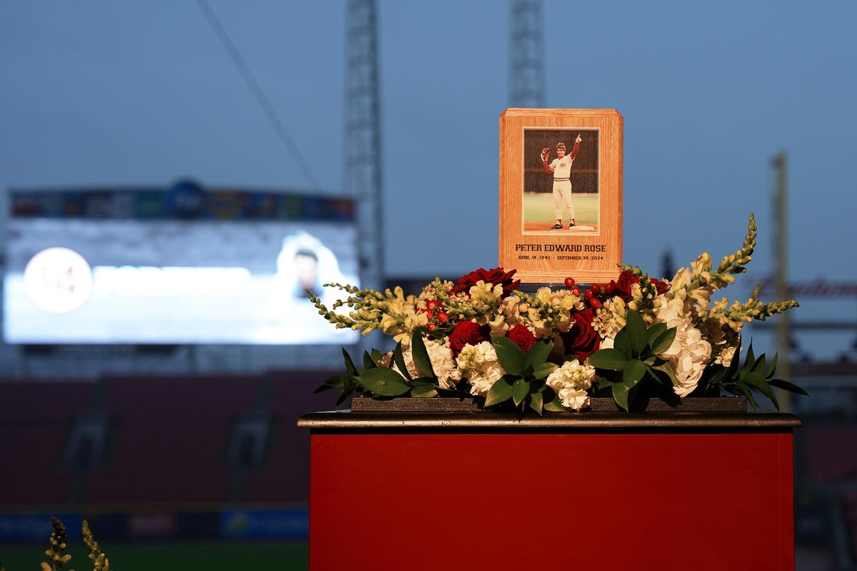 Reds Honor Pete Rose With 14-hour Visitation at Great American Ball Park