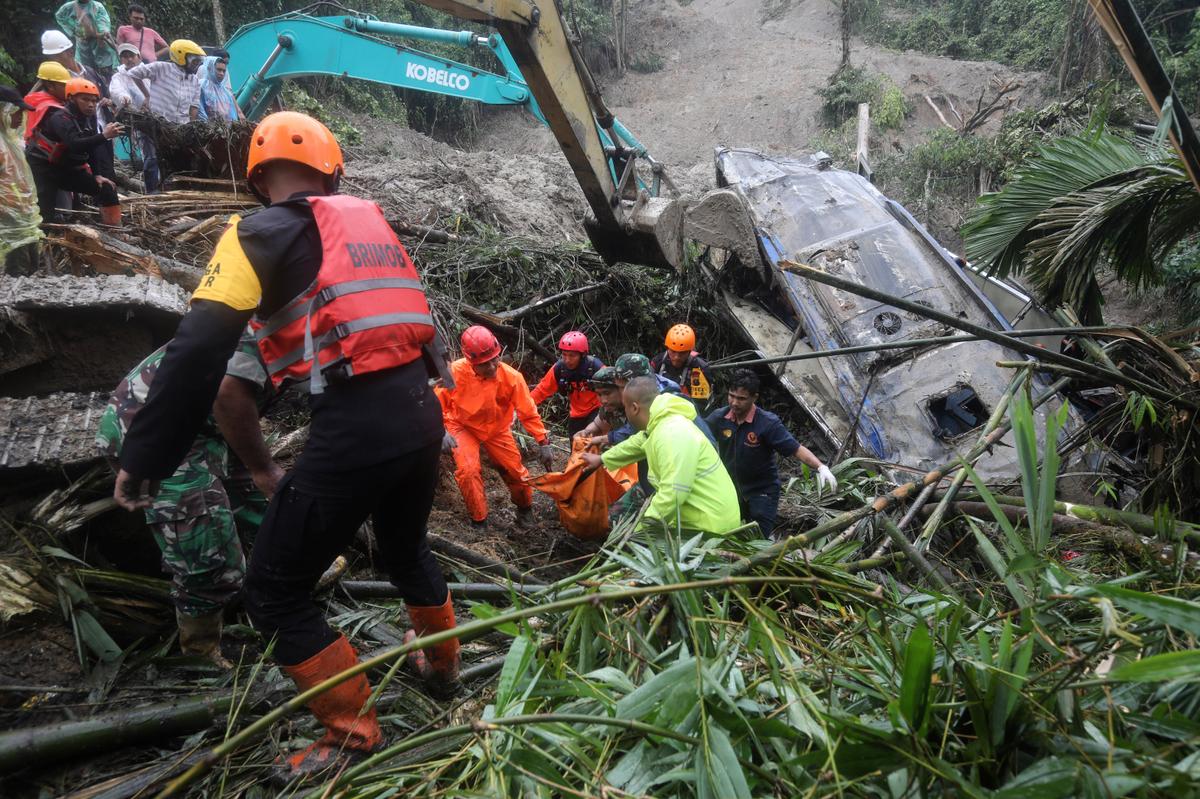 Landslide Triggered by Rain in Indonesia’s Sumatra Island Kills at Least 7 People
