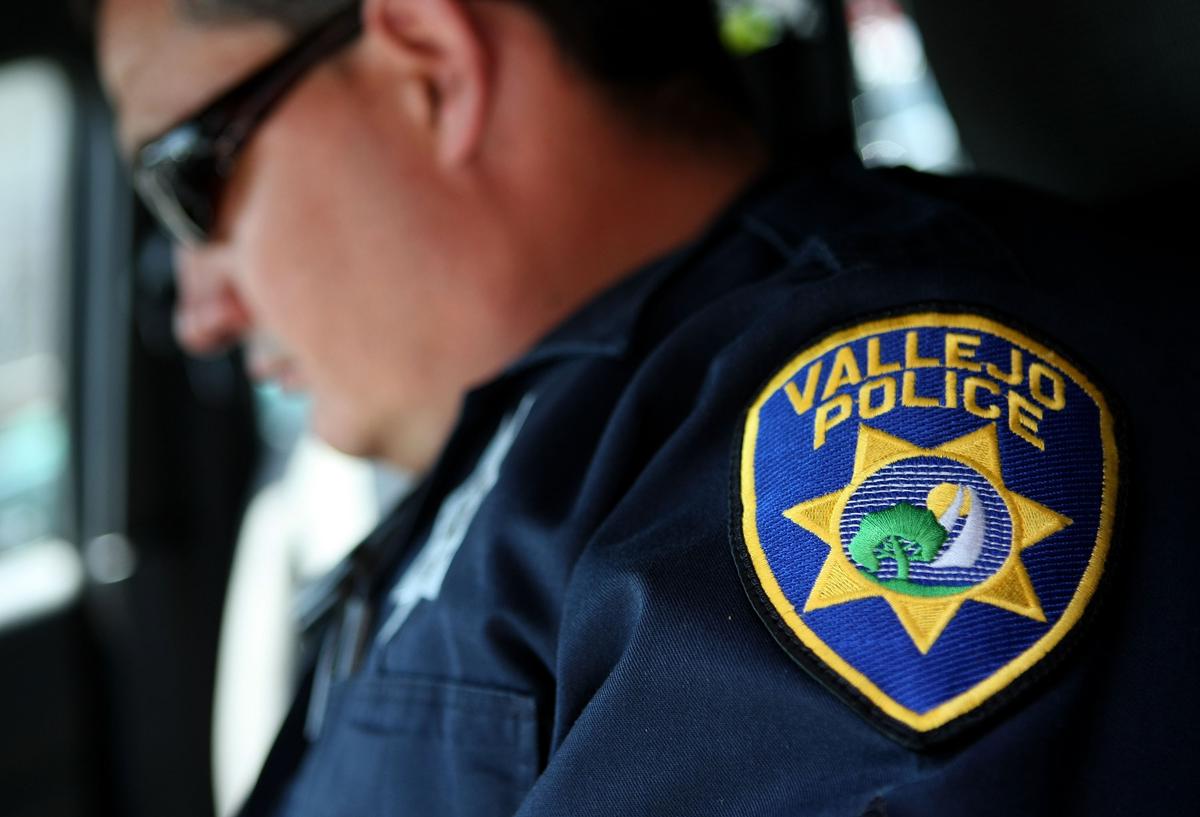 English Rock Band Says Robbed at Gunpoint Upon Arrival in California