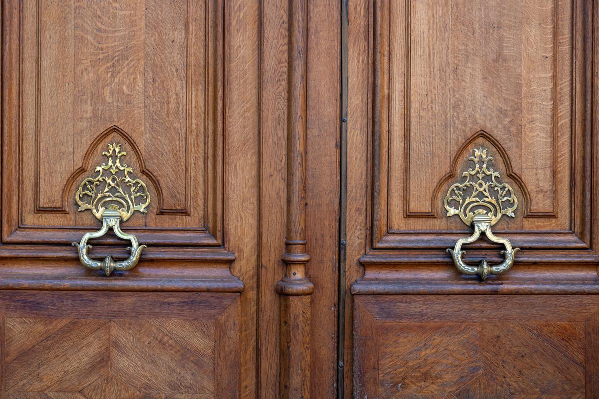 Complete Wood With a French Polish Finish