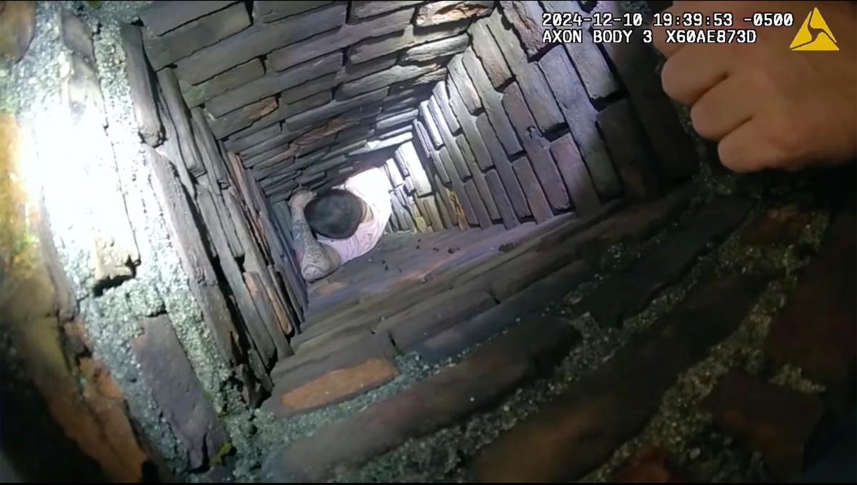 Ho Ho, Oh No: Man Sought by Police Goes Down Chimney and Gets Stuck