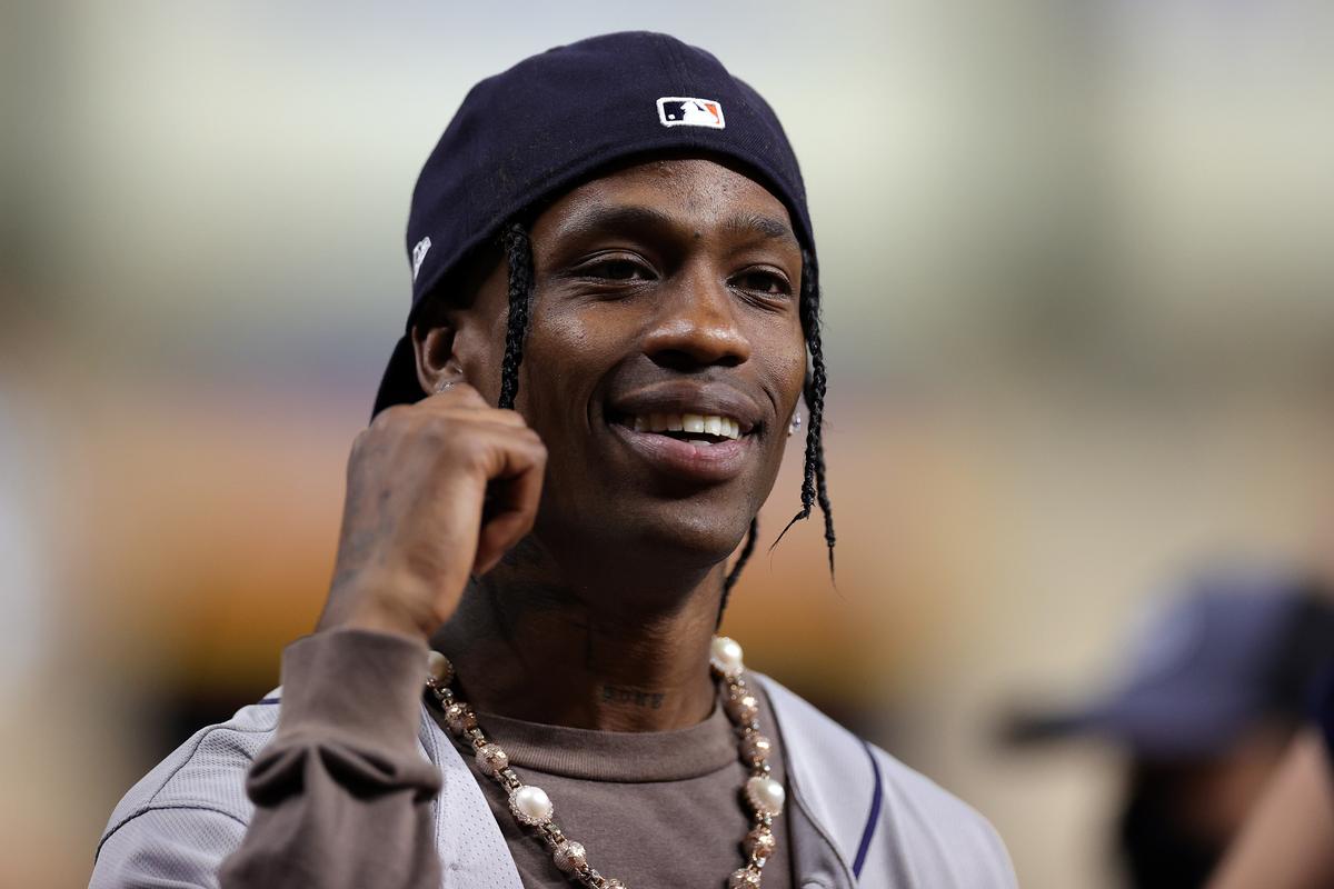 Rapper Travis Scott and Family Give Back at His Hometown Holiday Charity Event