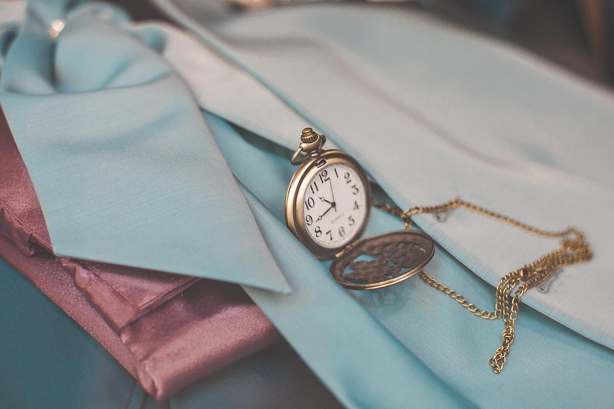 The tradition of waiting until midnight to ring in the New Year is relatively new. It didn't become popular until the mid 20th-century. (Public Domain)