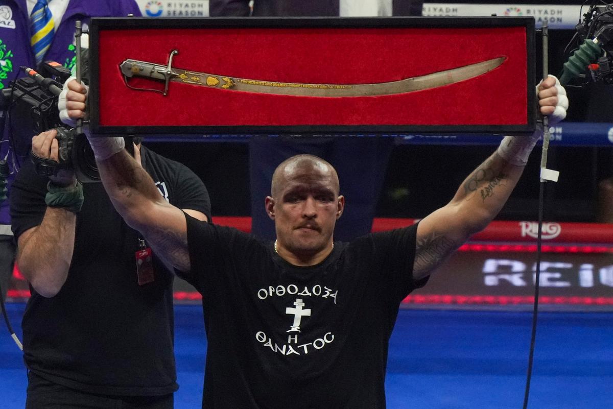 Oleksandr Usyk Successfully Defends Heavyweight Belt With Unanimous Decision Over Tyson Fury