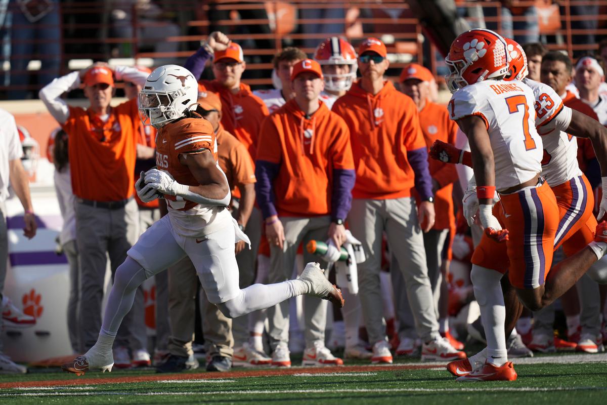 Texas Beats Clemson 38–24, Advances to Face Arizona State in College Football Playoff Quarters