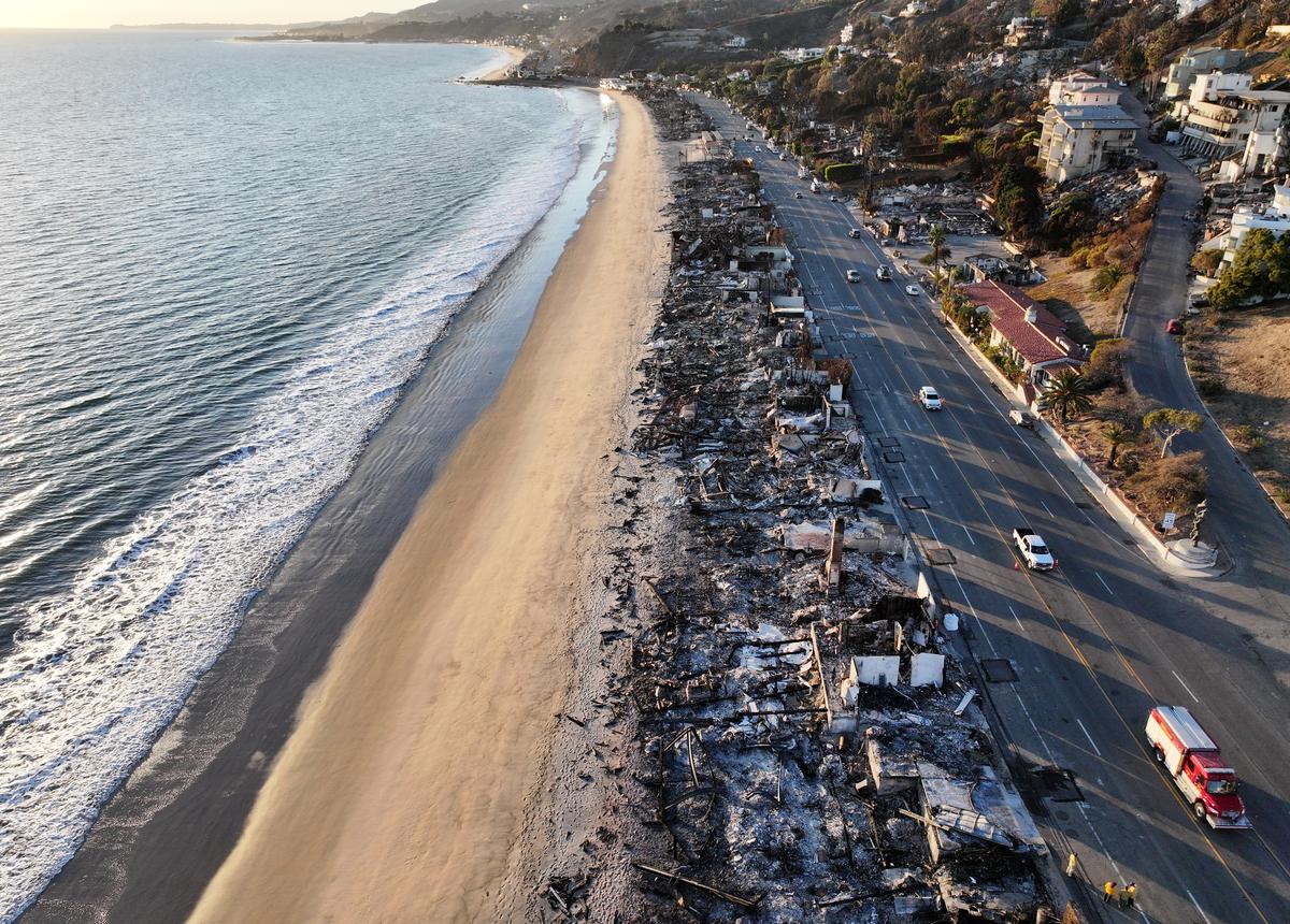 Newsom Tells Coastal Panel to Stop Contradicting His Orders on Rebuilding