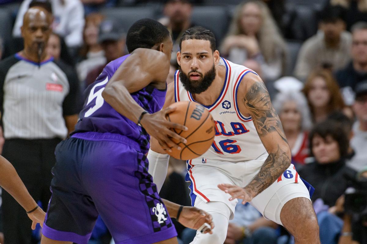 Fox Scores 35 as Kings Rally Past 76ers for 113–107 Win