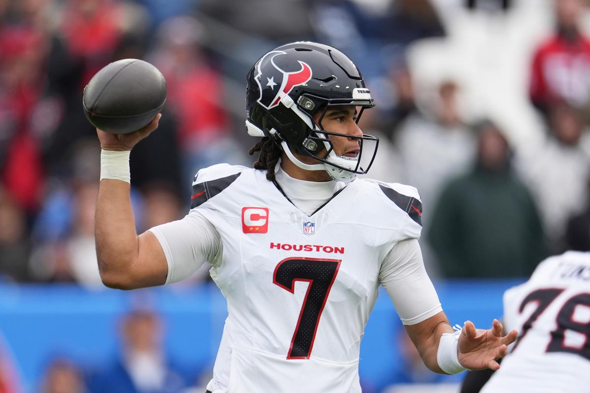 Playoff-Bound Texans Cruise to 23–14 Win Over the Titans, Who Land No. 1 Draft Pick