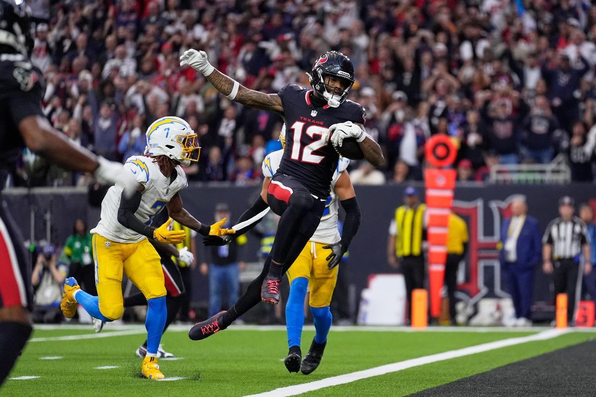 Texans Intercept Herbert a Career-High 4 Times in a 32–12 Win Over Chargers in Wild-Card Playoff