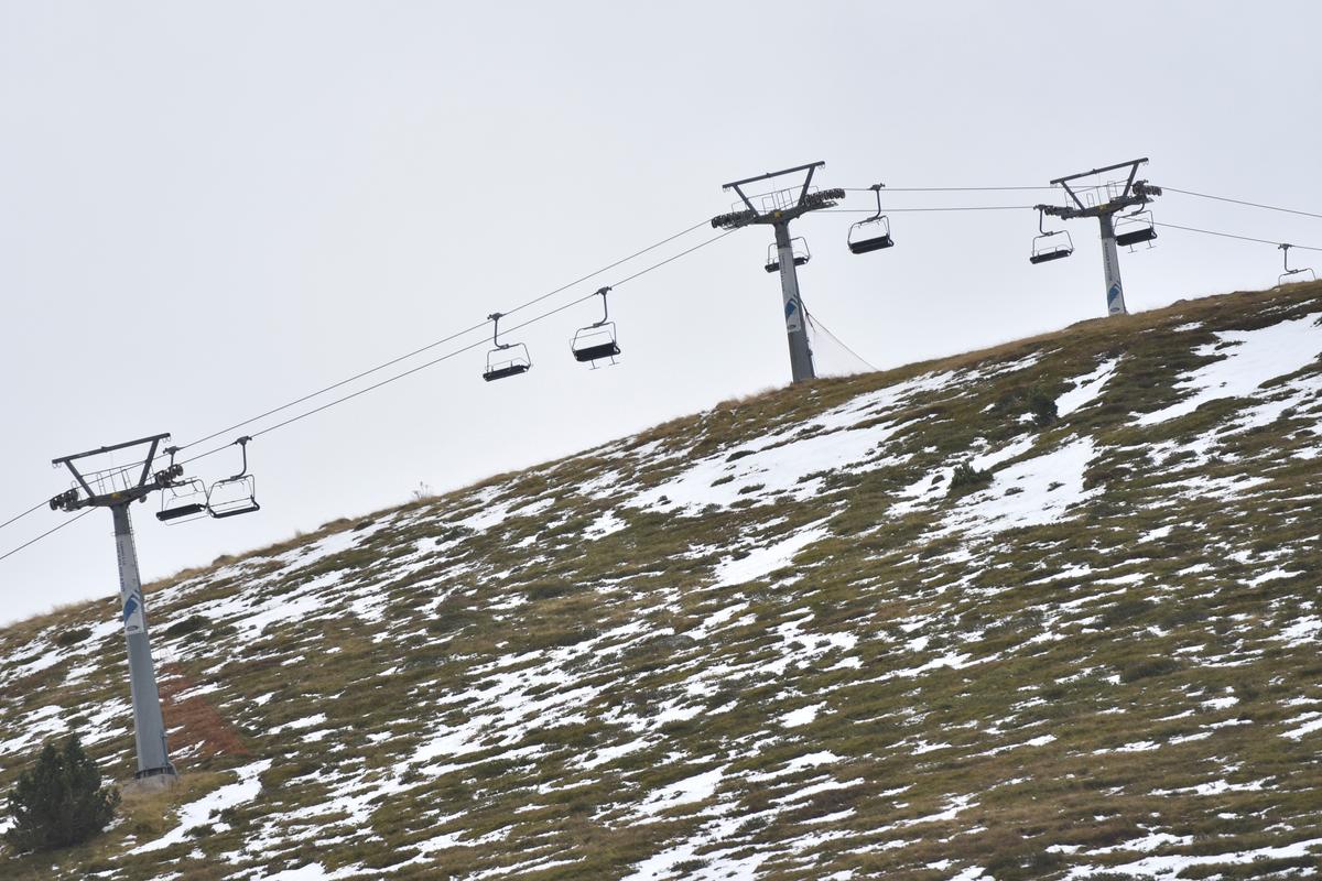 Ski Lift Accident Leaves 30 Injured at Spanish Resort in the Pyrenees