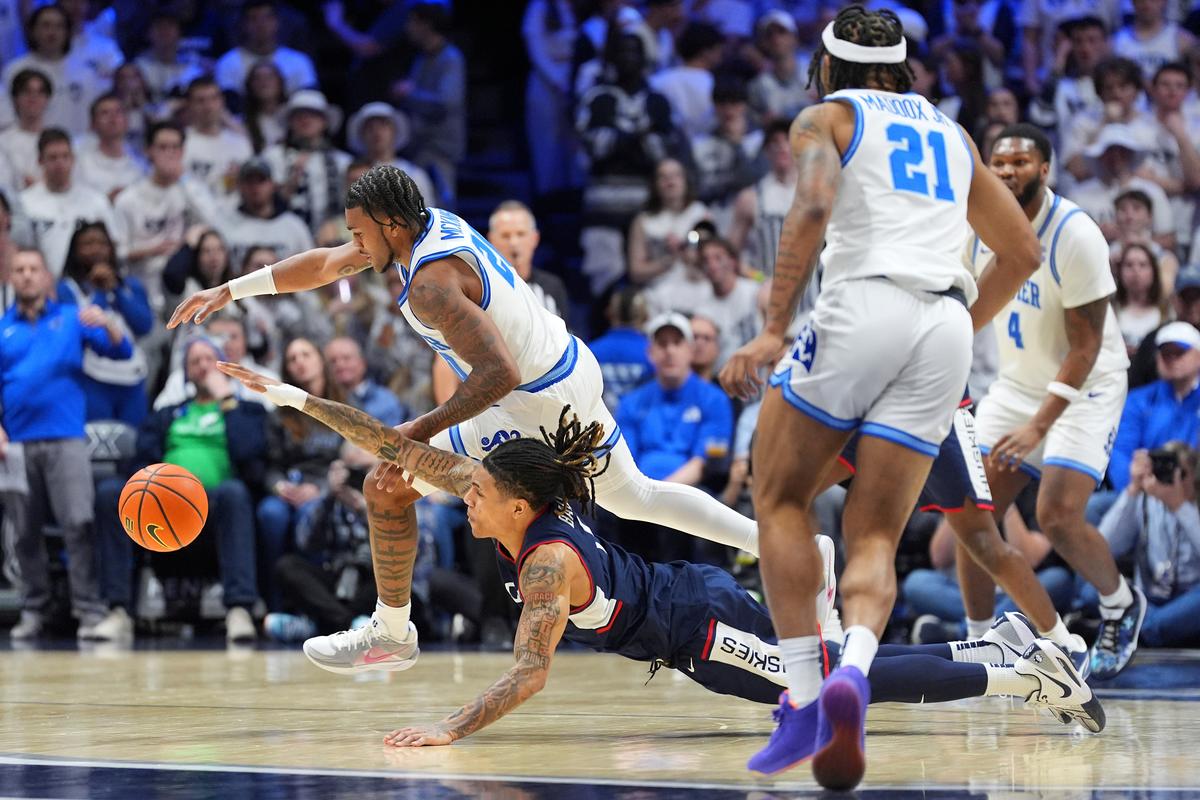 Swain and Freemantle Each Score 15 as Xavier Defeats No. 19 UConn 76–72