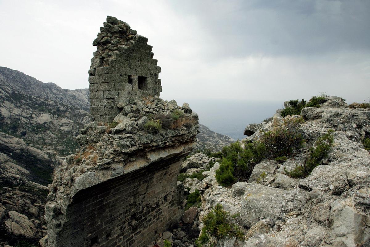 Montecristo: Island of Nature, Stories, and Empires