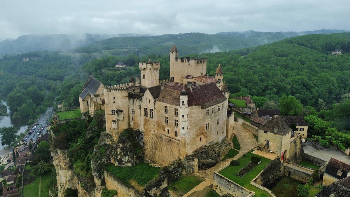 Château de Beynac: A French Castle Preserved for the Ages