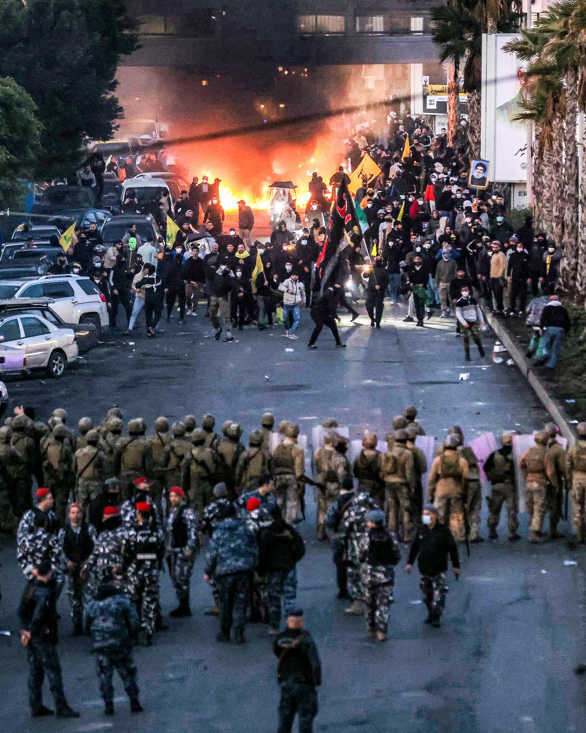 Day in Photos: Protests in Beirut, Fire at Peatland Forest, and Art Deco Festival