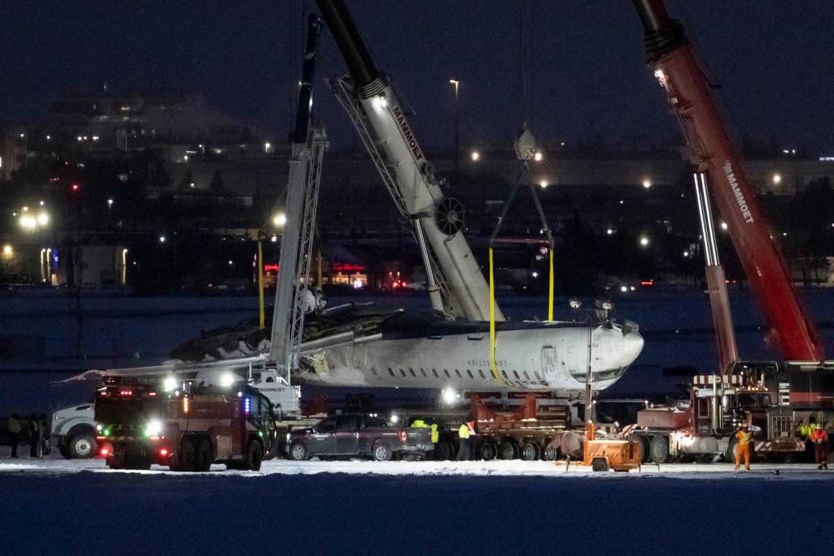 Crashed Delta Jet Cleared From Toronto Airport Runway, All 21 Injured out of Hospital