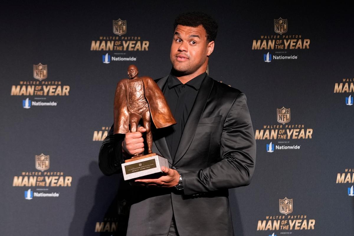 Jaguars’ Arik Armstead Wins Walter Payton Man of the Year at the NFL Honors Event