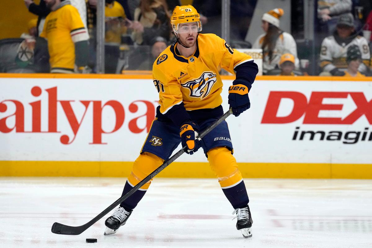 Saros Makes 31 Saves to Lead the Predators Over Avalanche 2–1